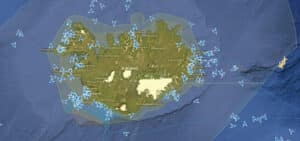 A comprehensive overview map in Trackwell FiMS displaying hundreds of vessel positions, including foreign fishing fleets, across the Icelandic Exclusive Economic Zone.